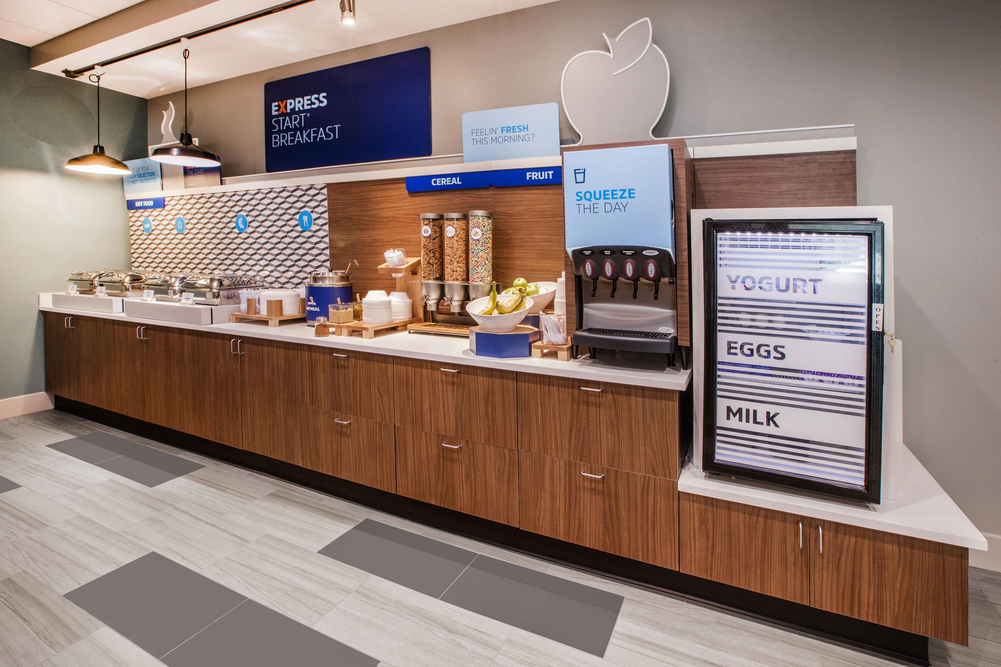 Holiday Inn Express Fredericksburg - Southpoint By Ihg Exterior foto